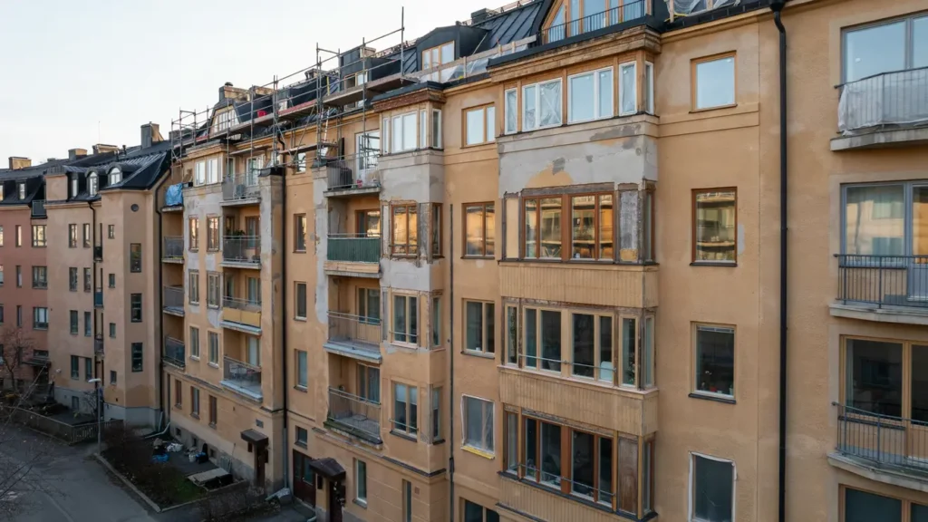 renovering av f nster och balkongd rrar i brf
